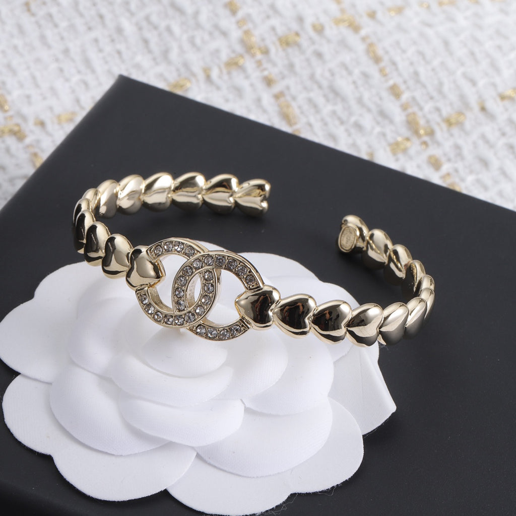 X1Y93C370K  Popular Bracelets