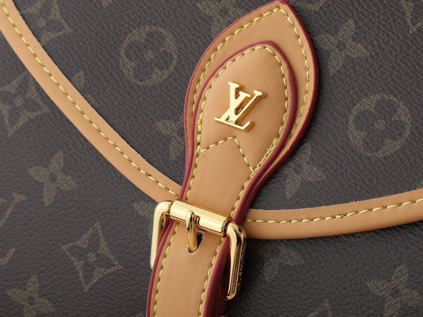B1P36E76 Popular leather bag