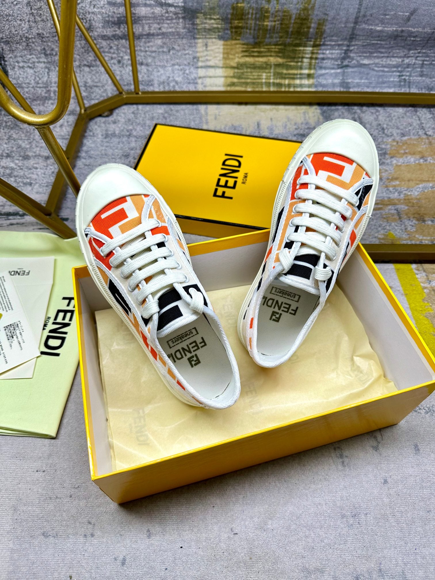 Z2R85F1  Popular Canvas sneakers