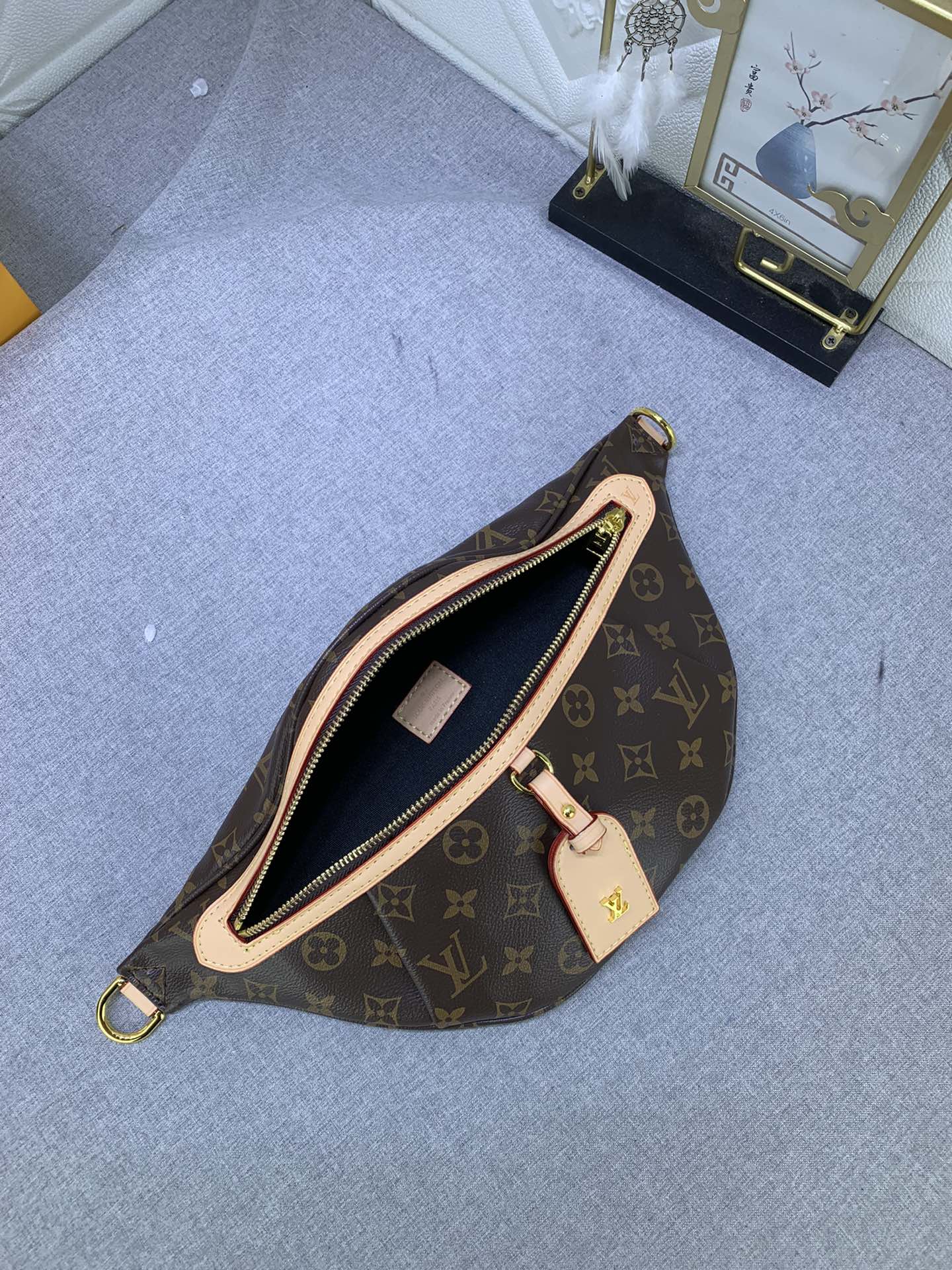 B12X93E86 Popular leather bag 