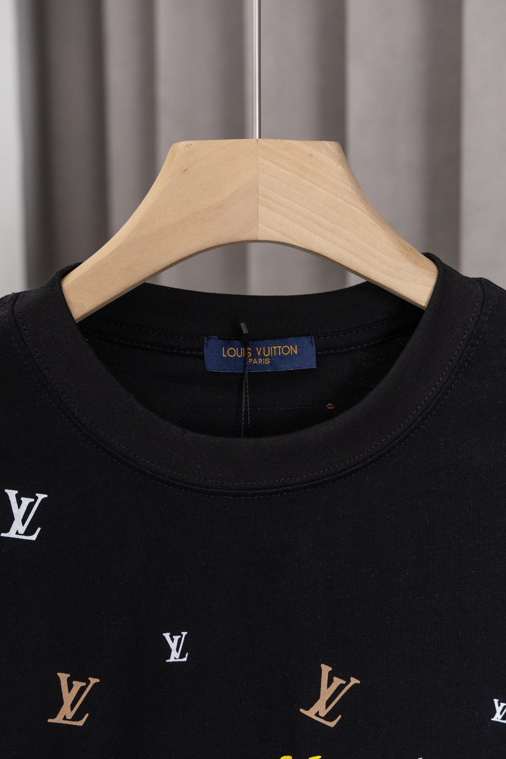 U1W25E1  Popular T-shirts