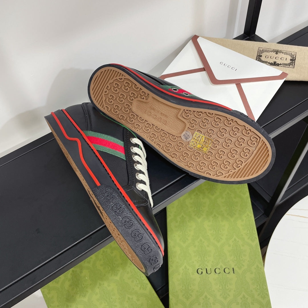 Z2Q105B214 Popular high-quality Shoes
