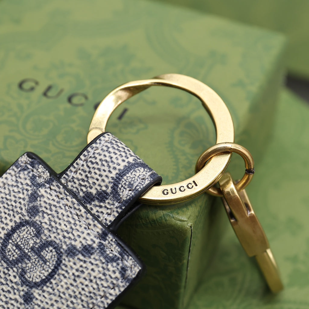 A1Z105B102 Popular bag 's charms accessories