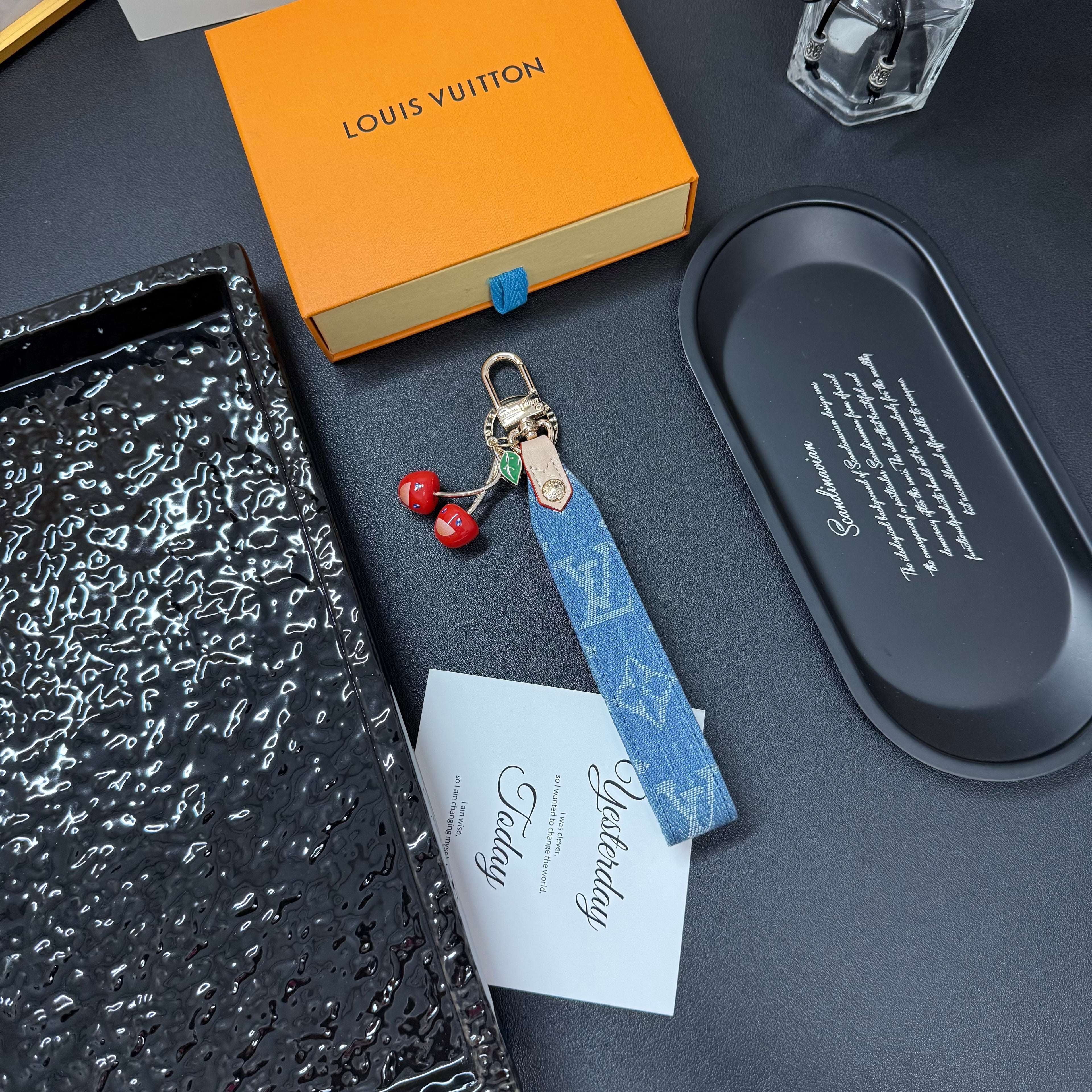 A1Q95E4 Popular bag 's charms accessories