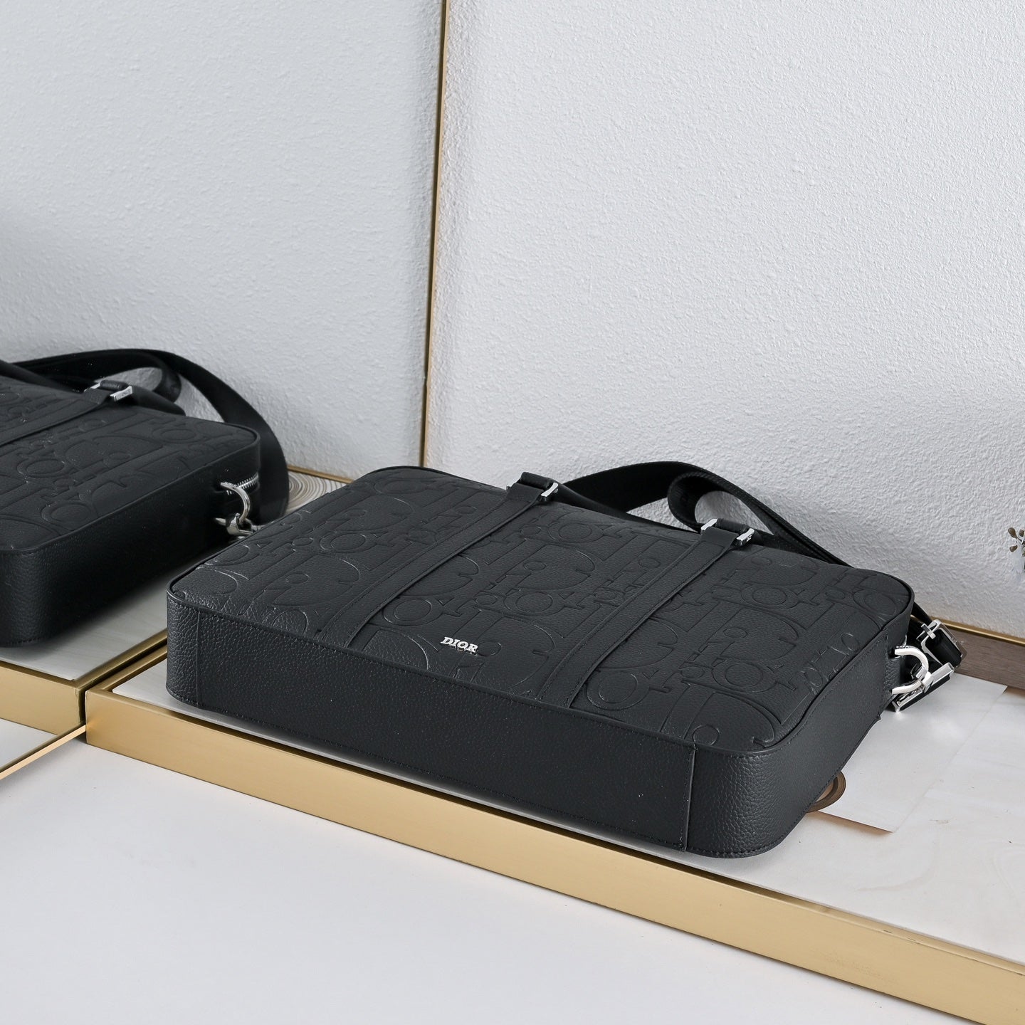 B1N76D15 Popular leather bag