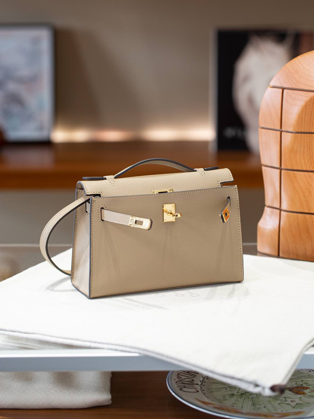 B1R66A6 Popular leather bag