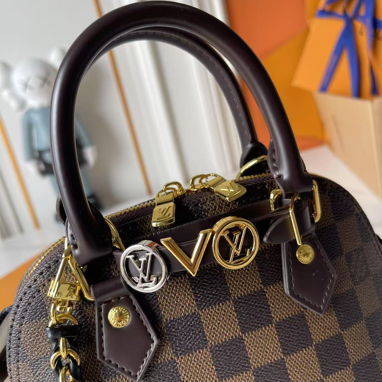 B1P46E95 Popular leather bag