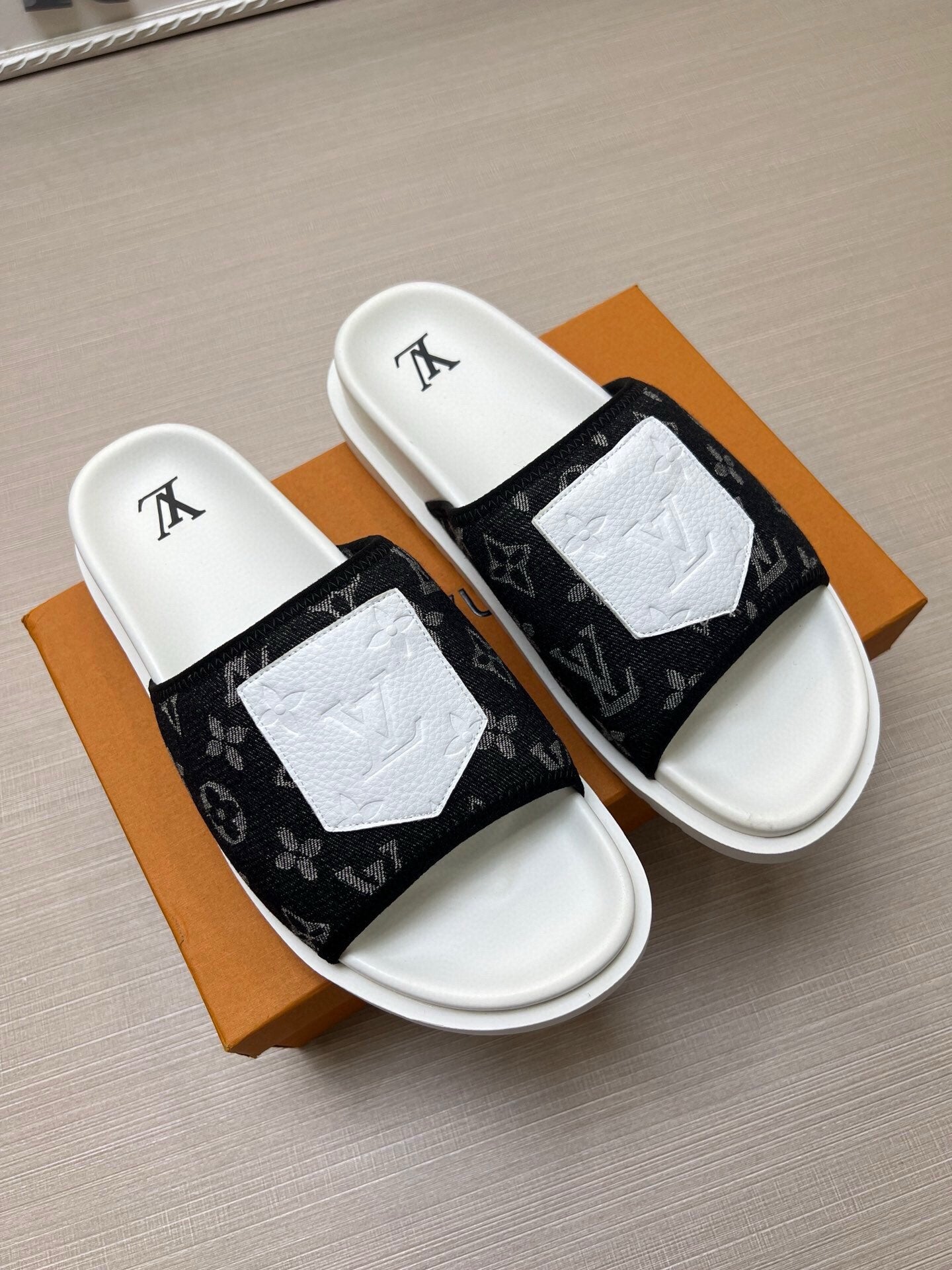 Z5WE252 Popular Slippers