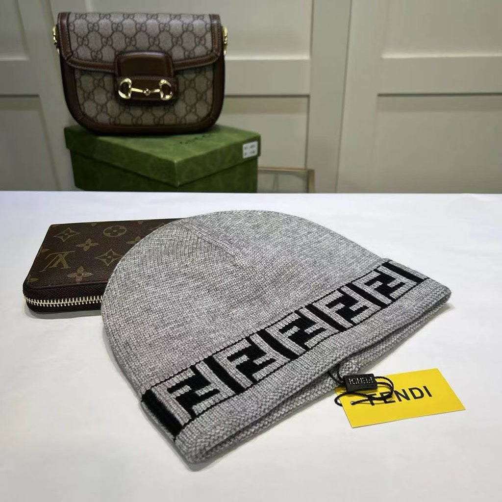 M1R86F44 Popular hats