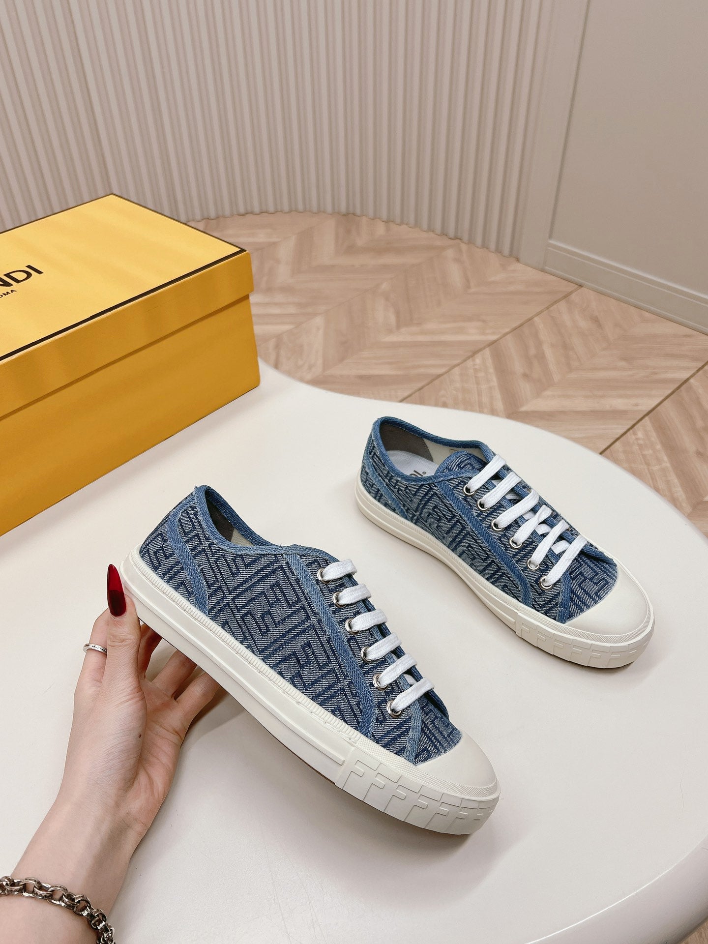 Z2Q105F423 Popular high-quality Shoes