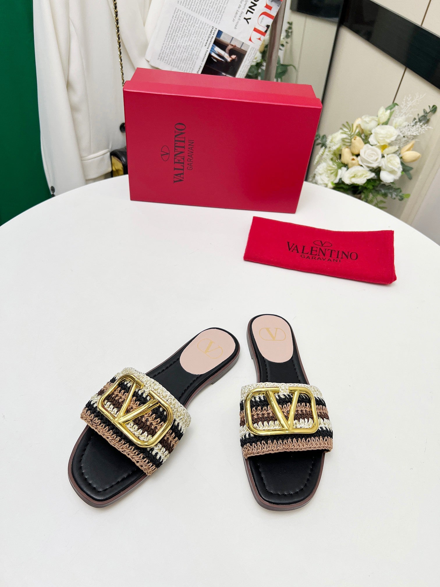 Z2Q55VL31  Popular Slippers