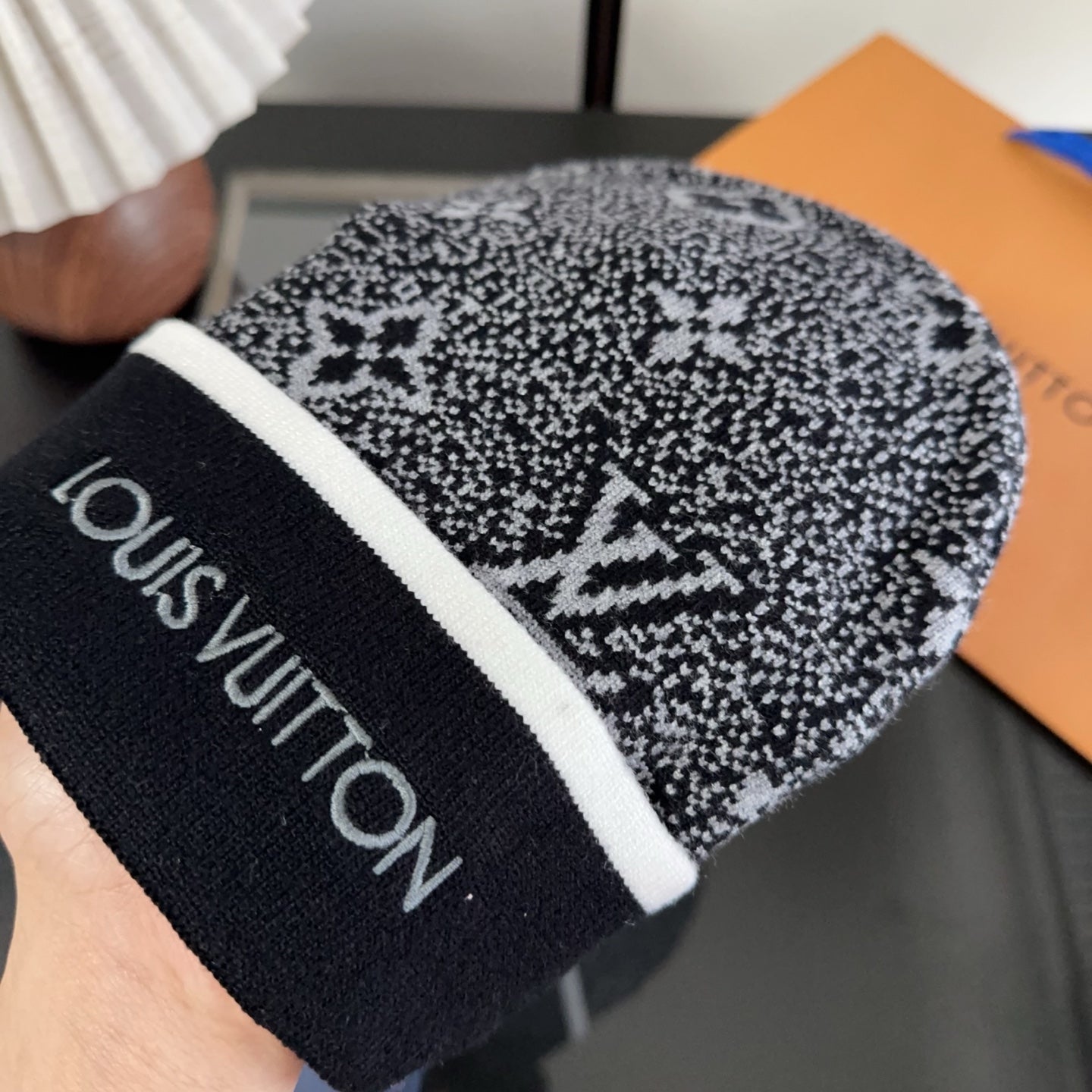 M1R86E19 Popular hats