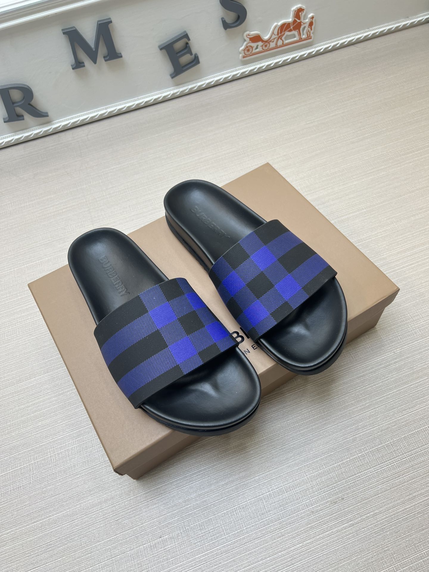 Z5ZR119 Popular slippers