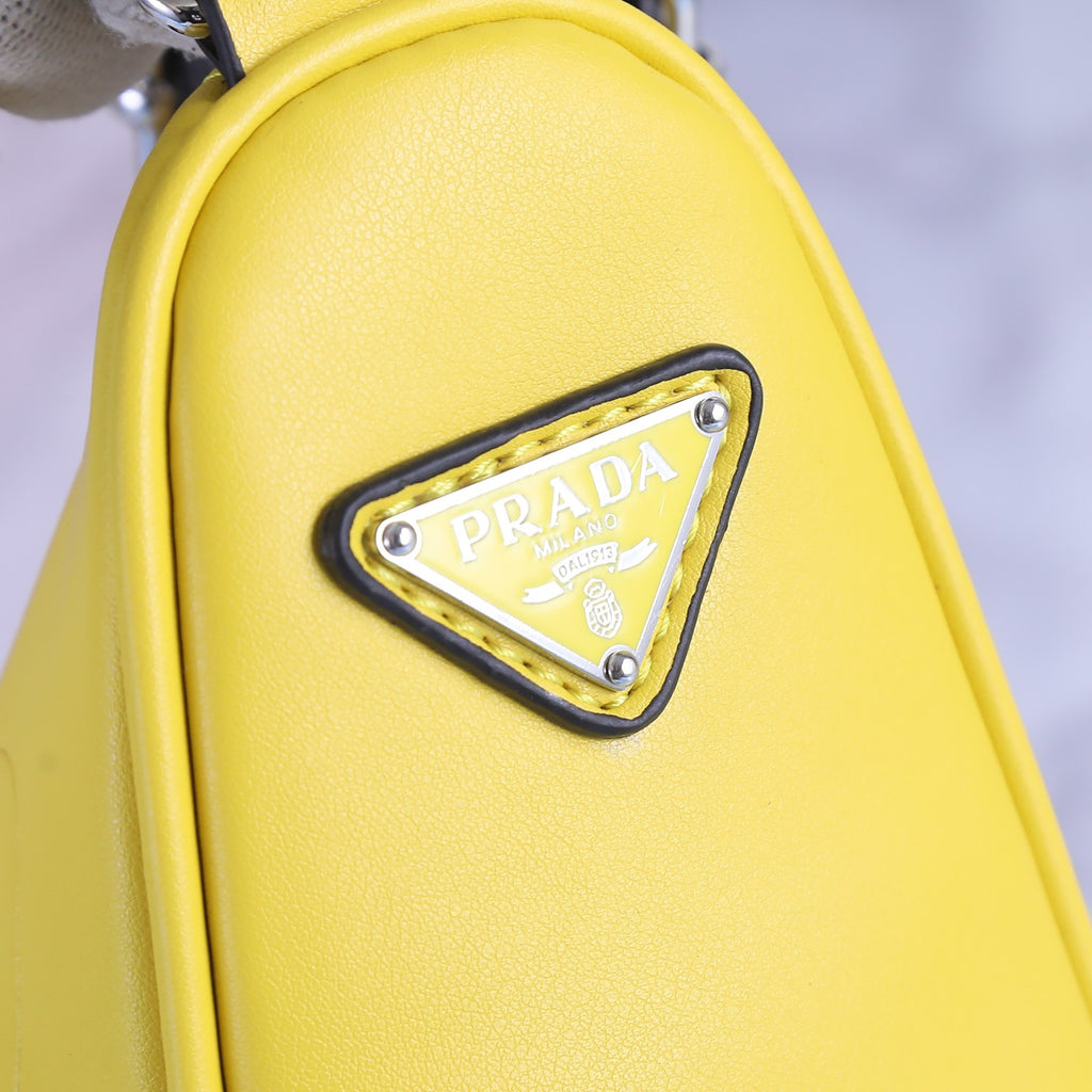 B1X43P82 Popular   leather bag 