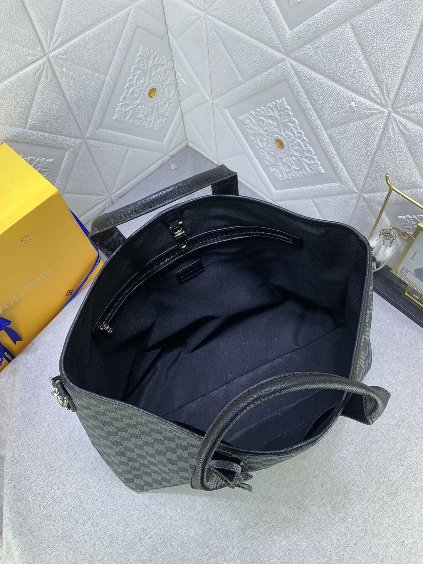 B12X44E350 Popular    leather bag 
