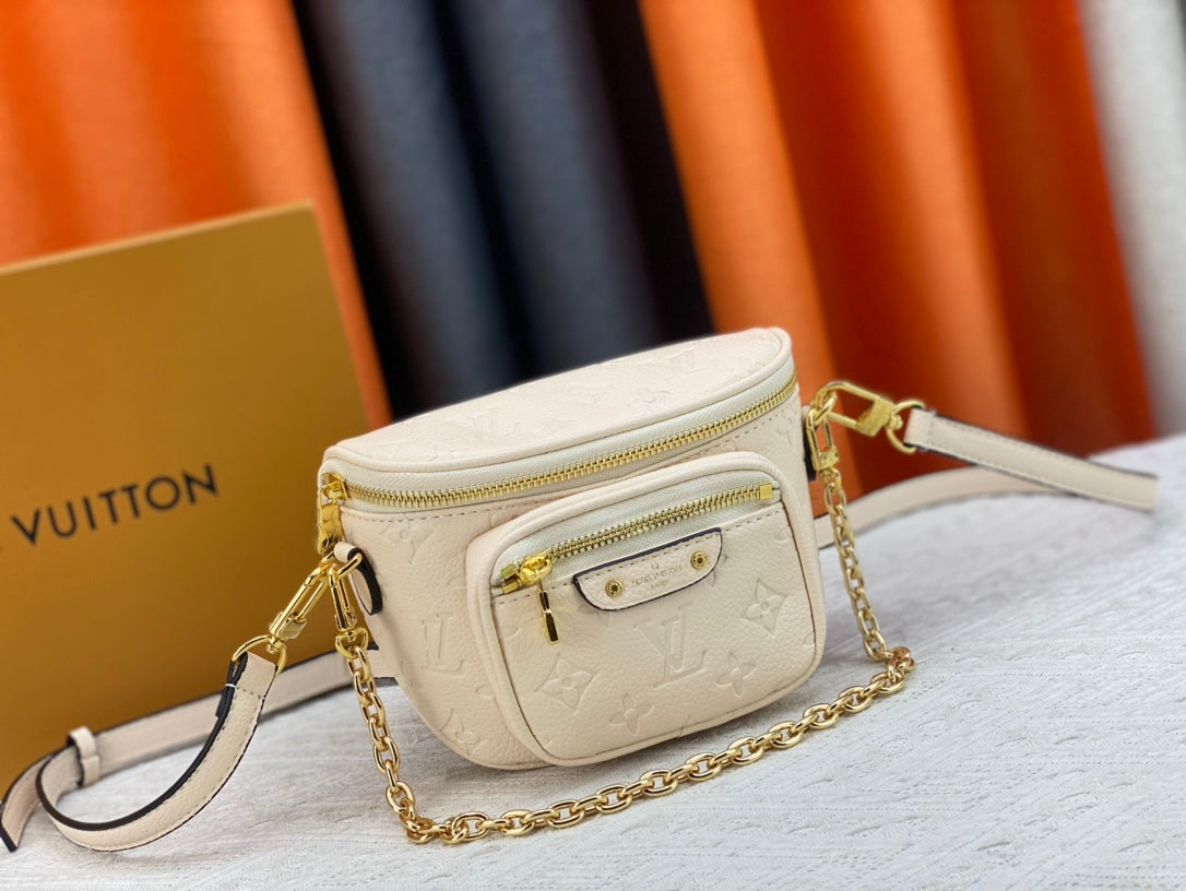 B1N55E57 Popular  leather bag