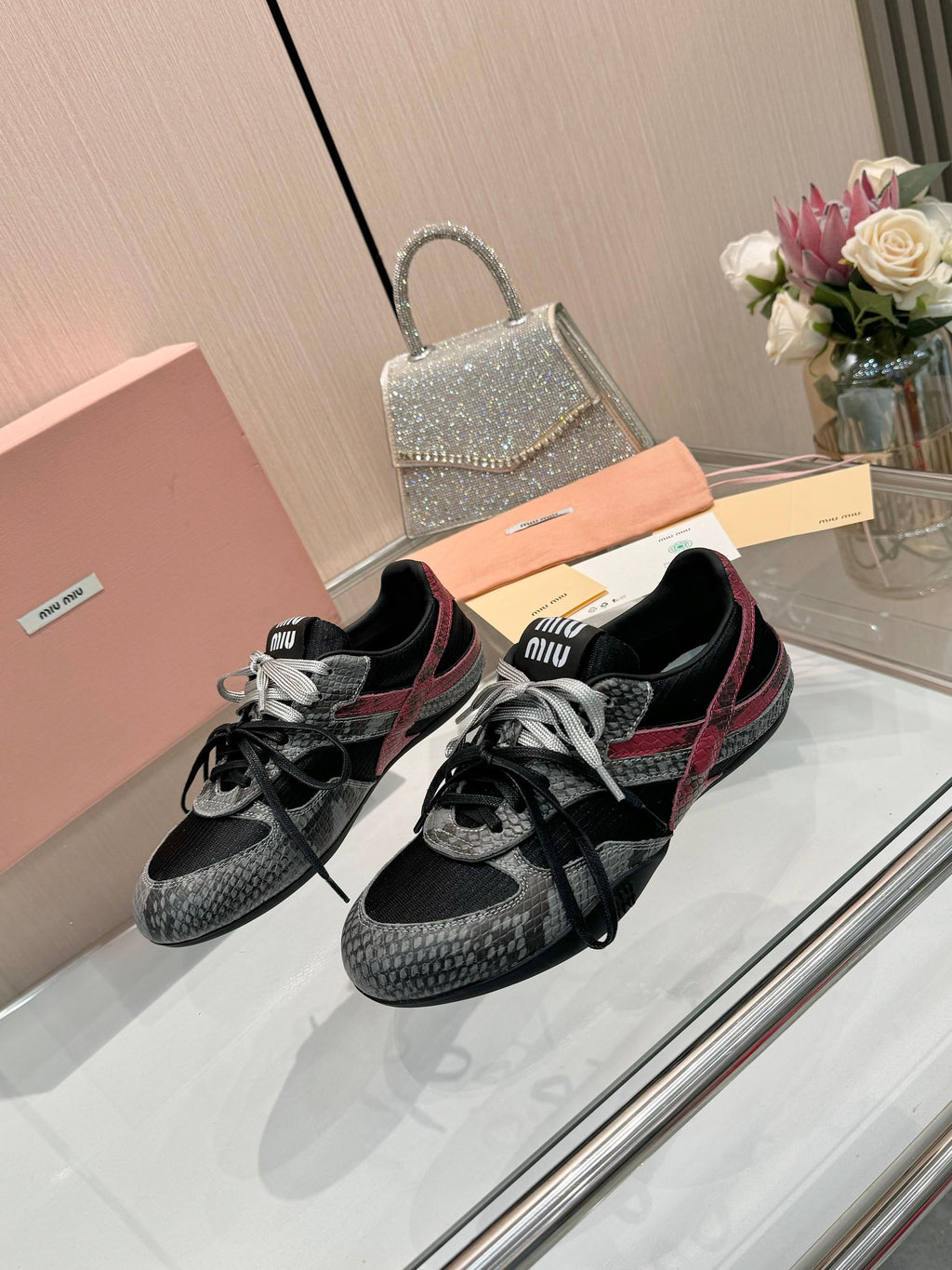 Z2Q105A246 Popular high-quality Shoes