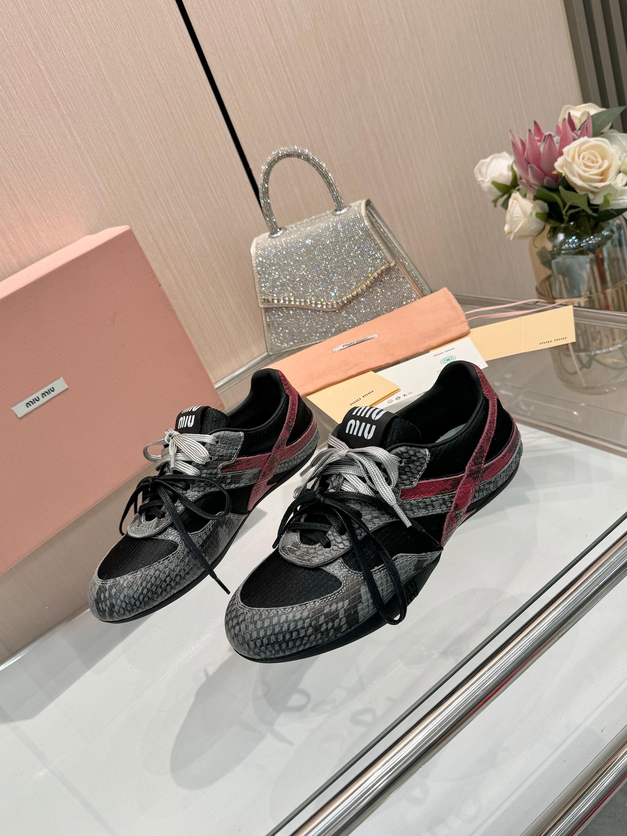 Z2Q105A246 Popular high-quality Shoes