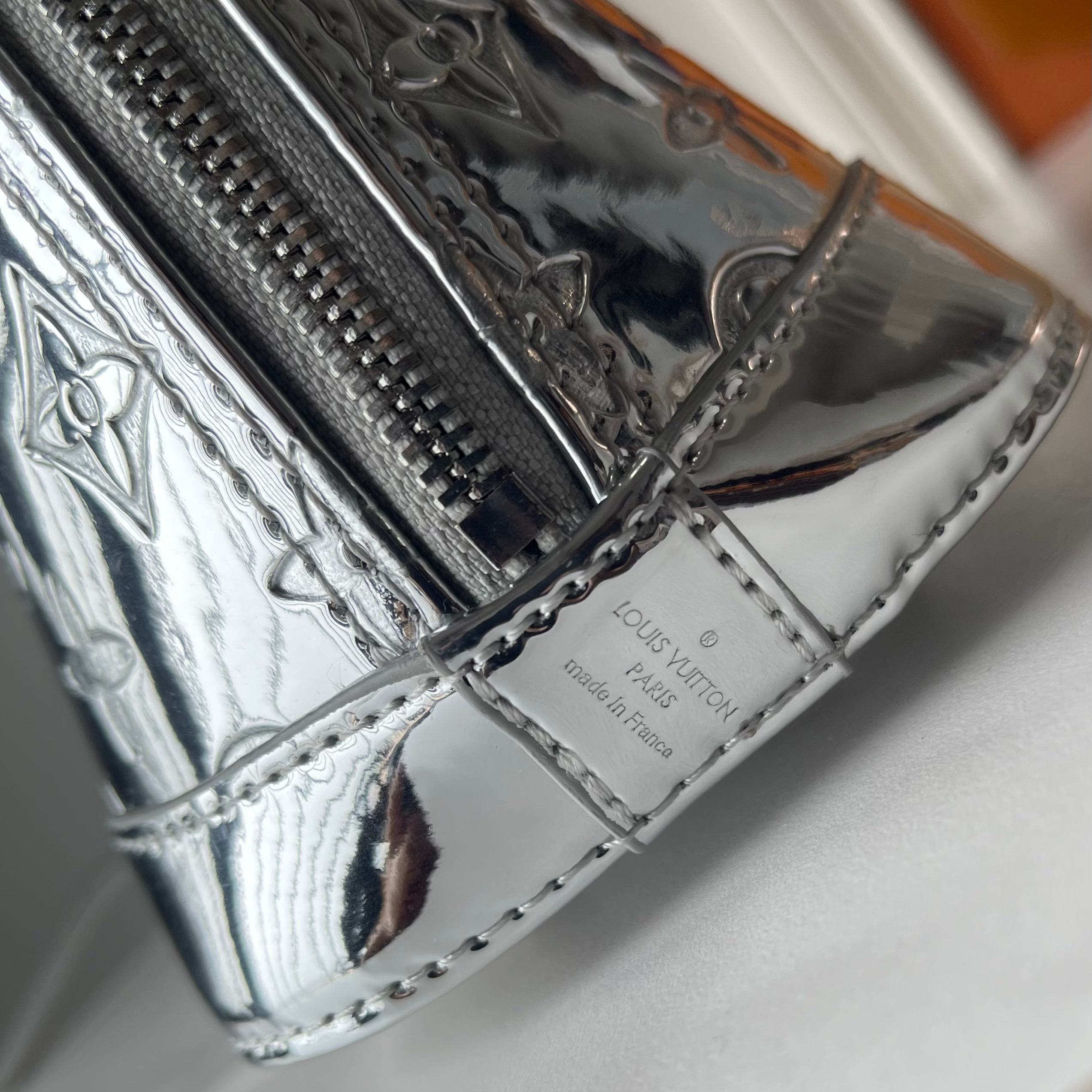 B1P46E86 Popular leather bag