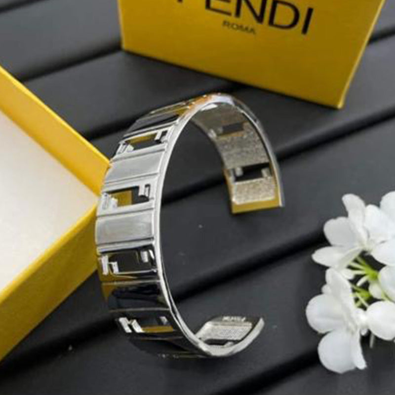 X1Y94F32K  Popular Bracelets