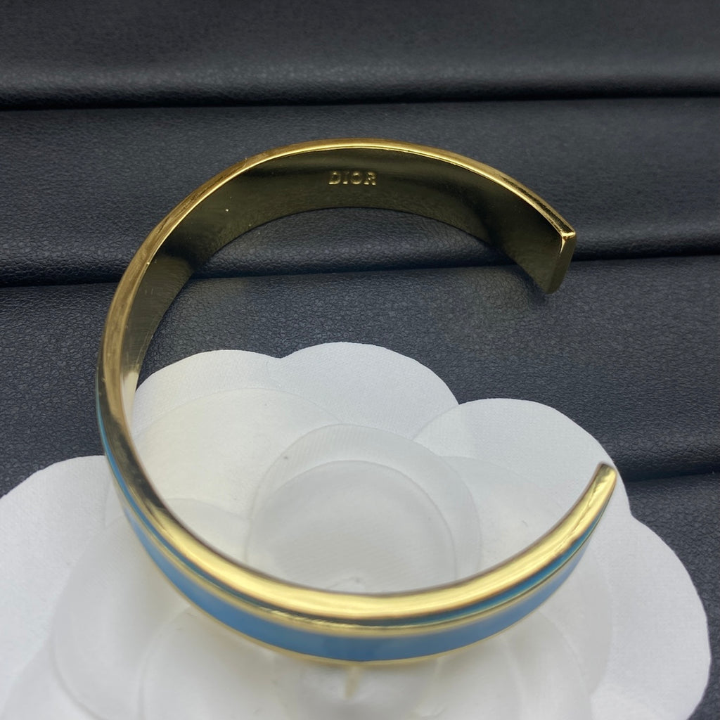 X1Y93D469K  Popular Bracelets