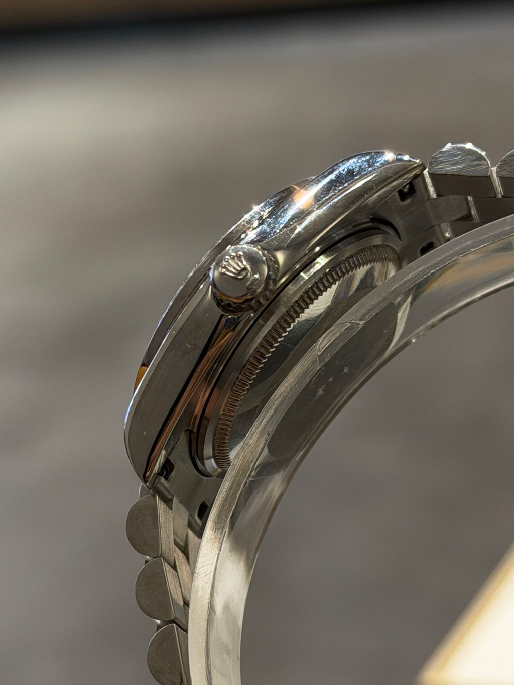 L1R36L24 Popular Watches