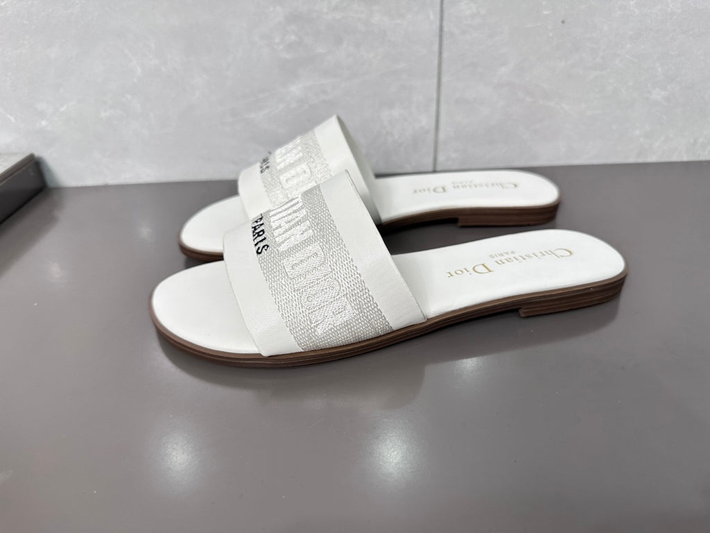 Z1ZD32 Popular slippers
