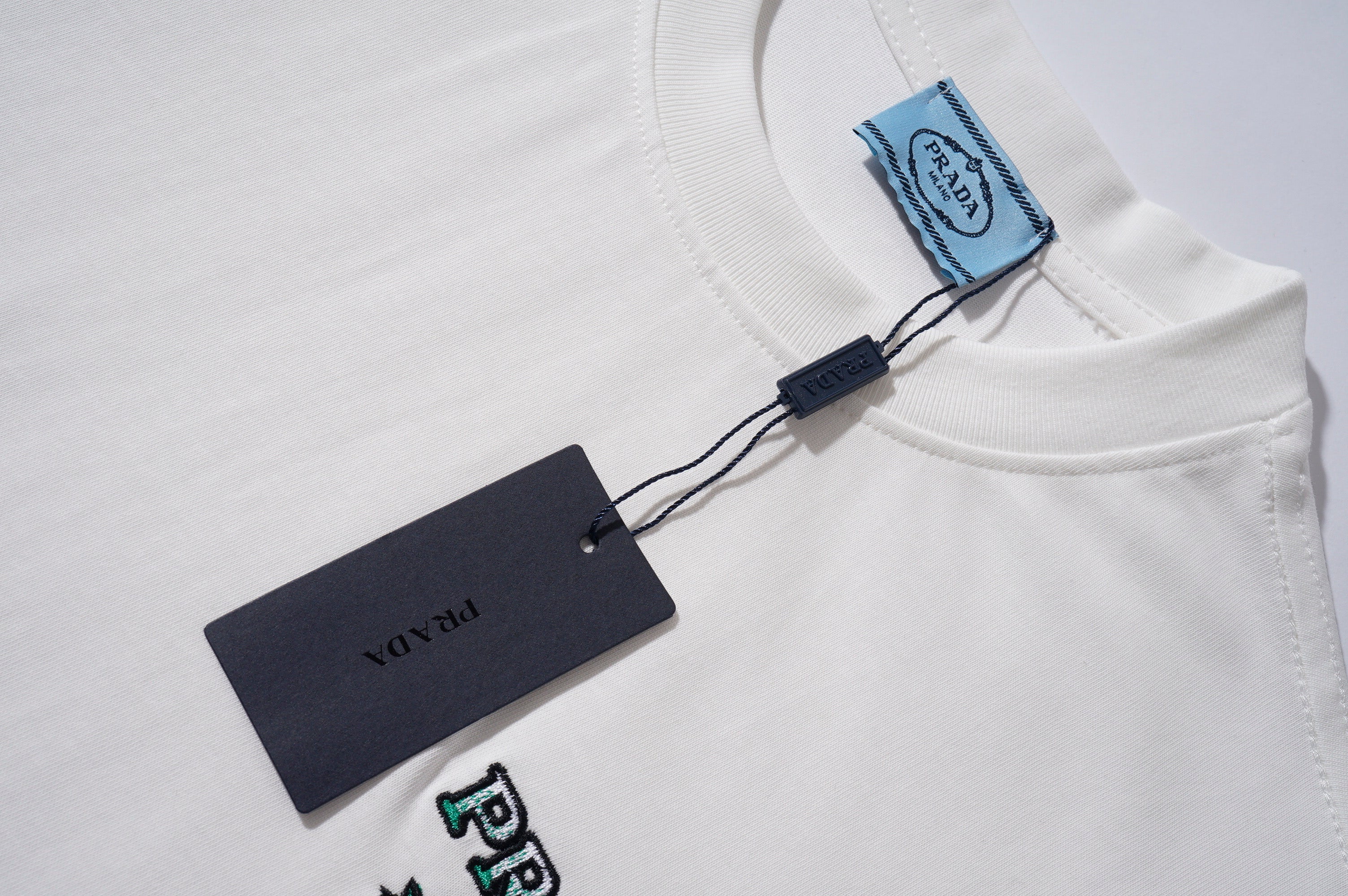 U1W25P24  Popular T-shirts