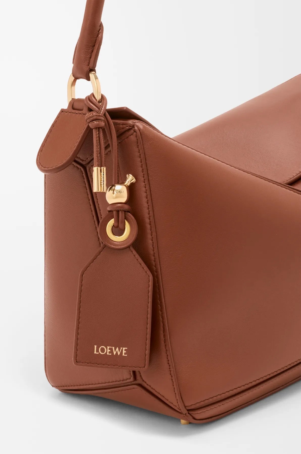B1R66A16 Popular leather bag