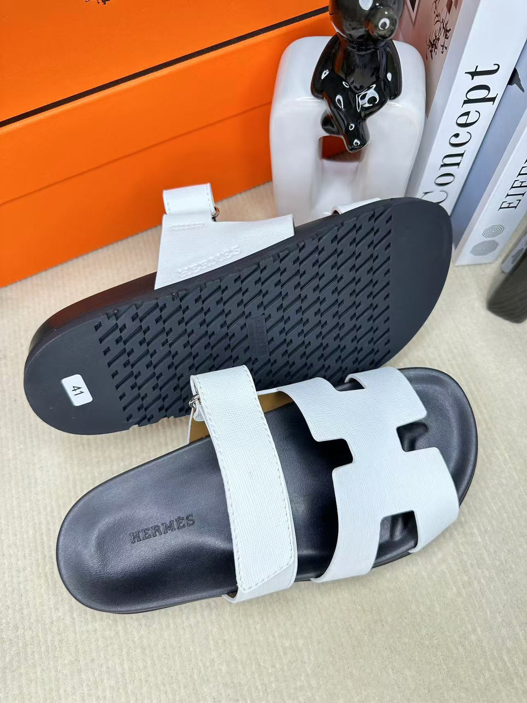 Z2Q55H28 Popular leather shoes