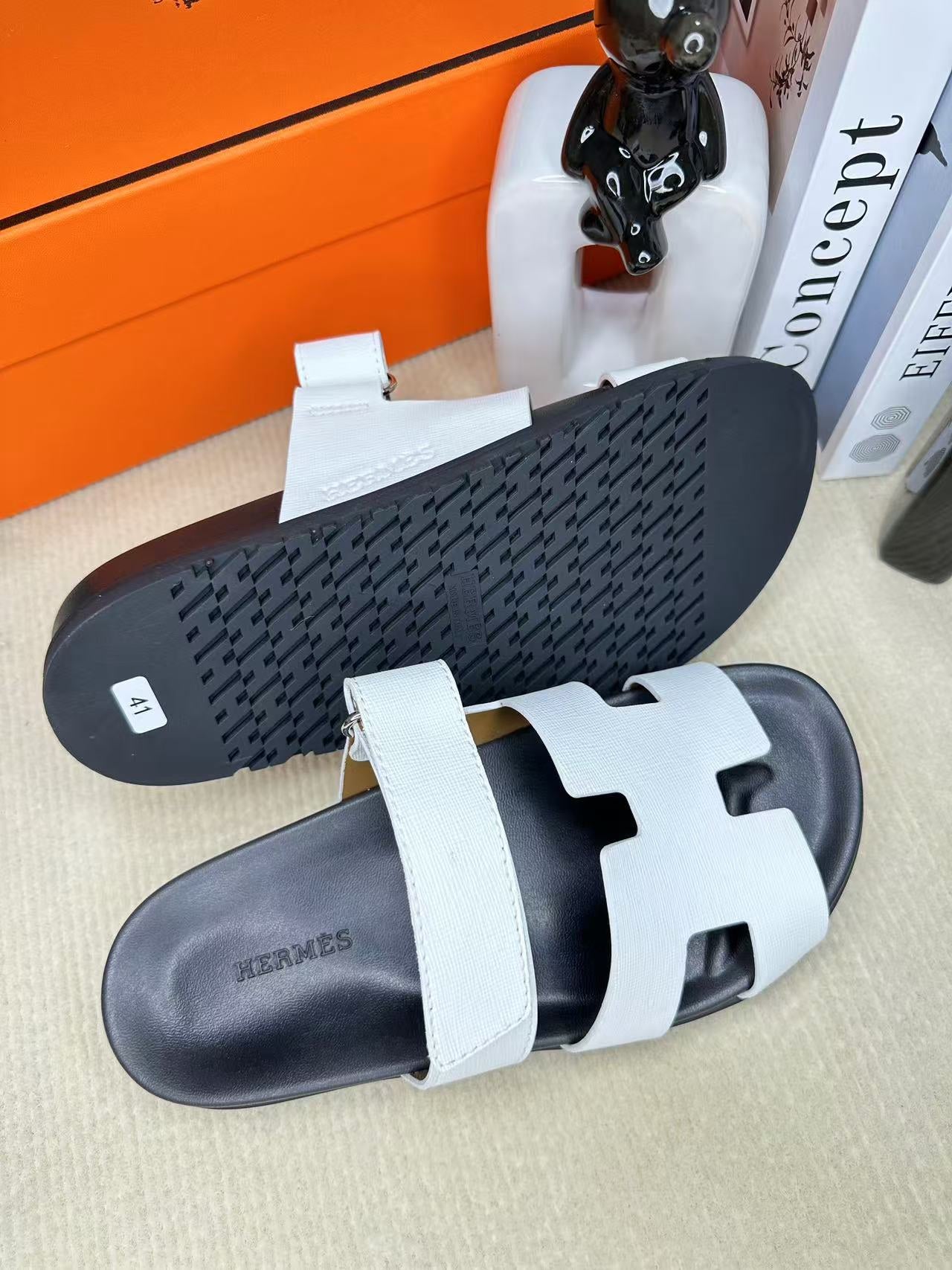 Z2Q55H28 Popular leather shoes