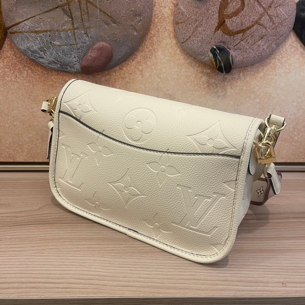 B12X73E28 Popular leather bag 
