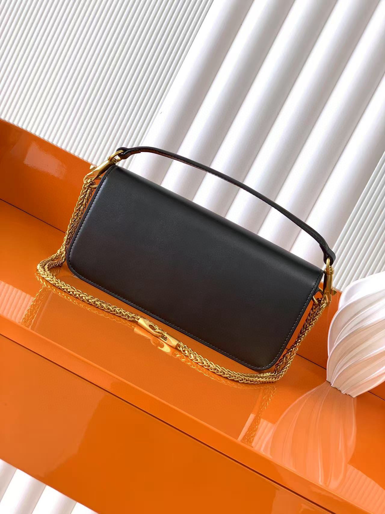 B1P36A31 Popular  leather bag