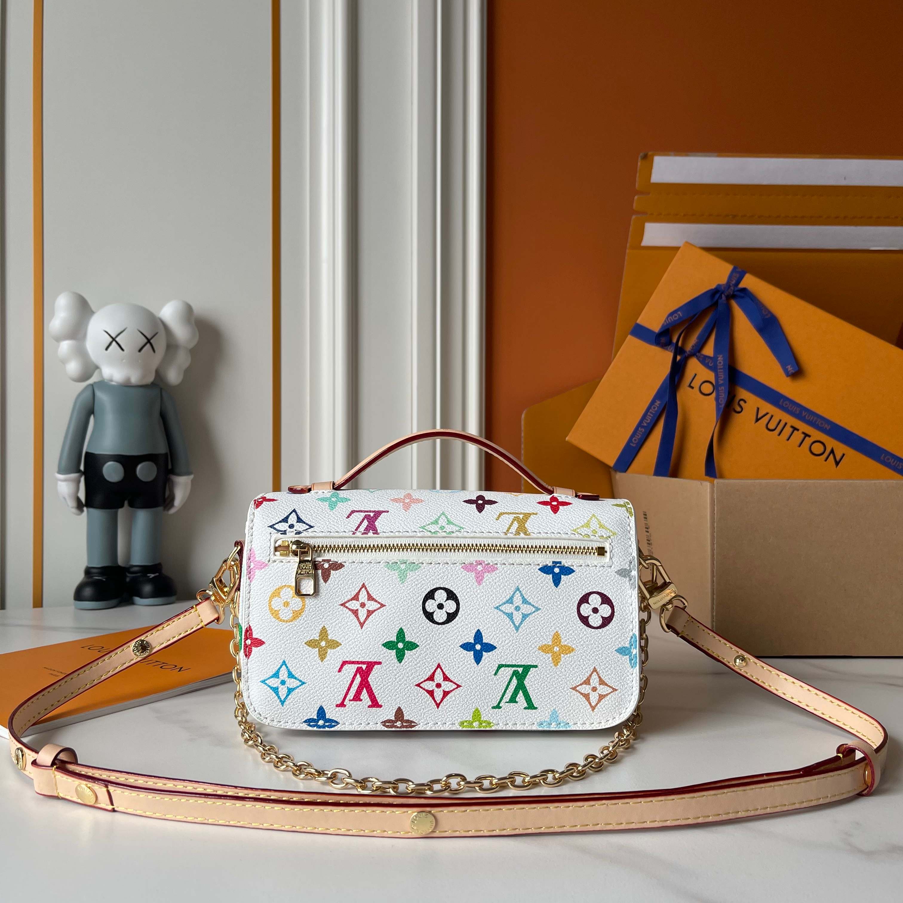B1N55E38 Popular  leather bag