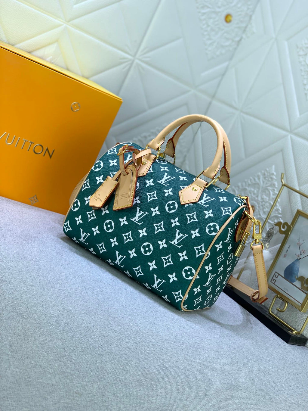 B12X44E268 Popular  leather bag 