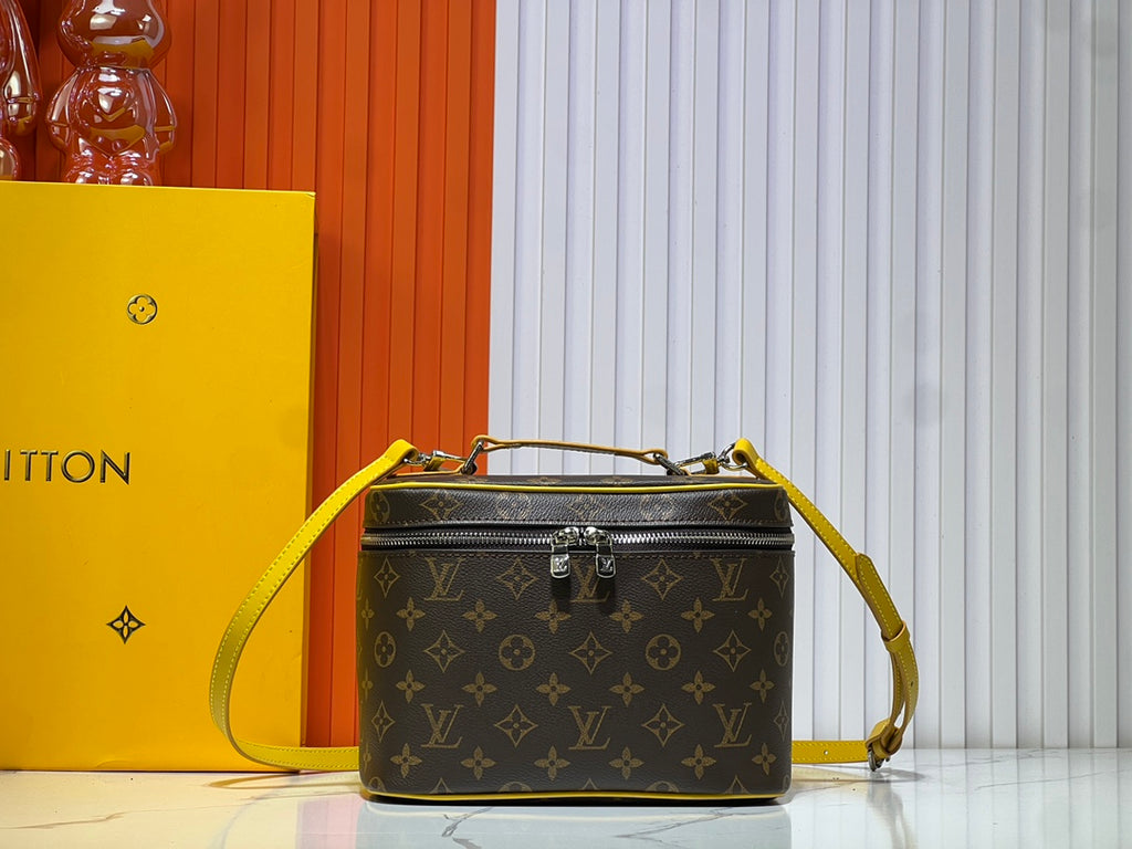 B1X45E10 Popular  leather bag