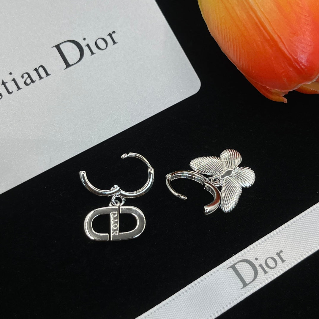 X1Z94D1062E Popular Earrings