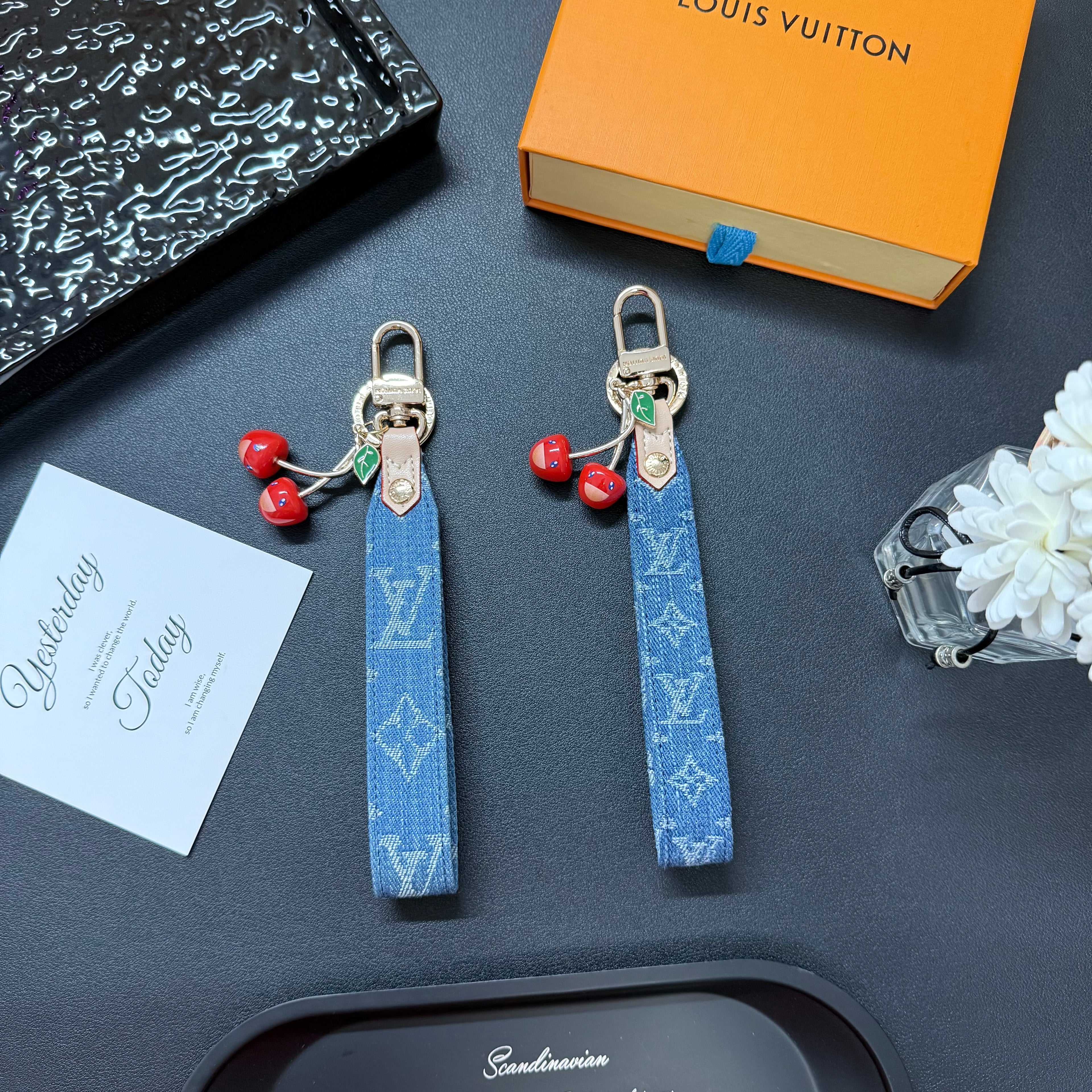 A1Q95E4 Popular bag 's charms accessories