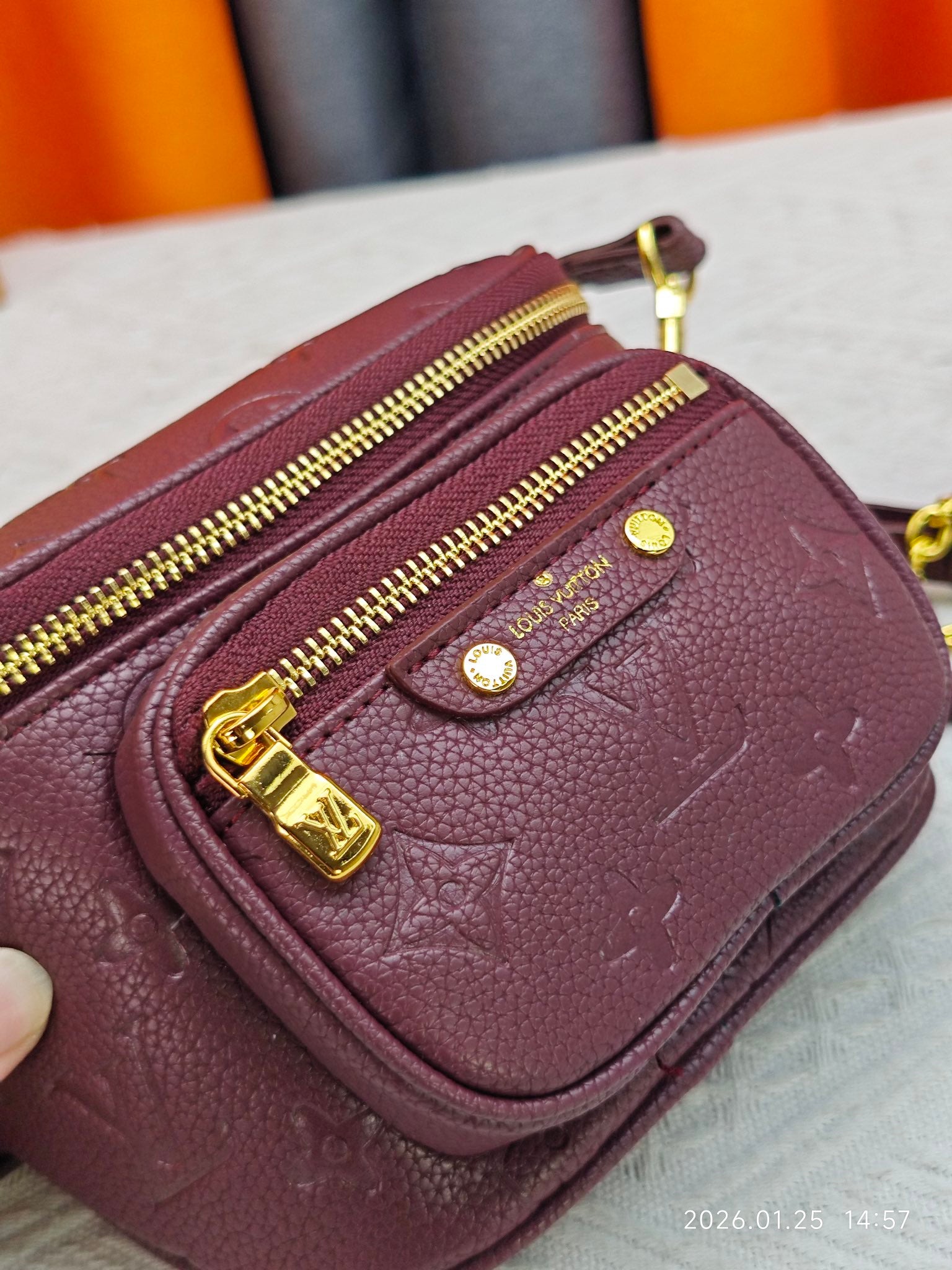 B1P46E75 Popular leather bag