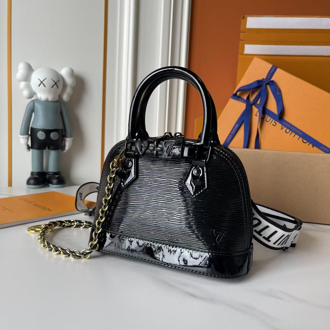 B1P46E95 Popular leather bag