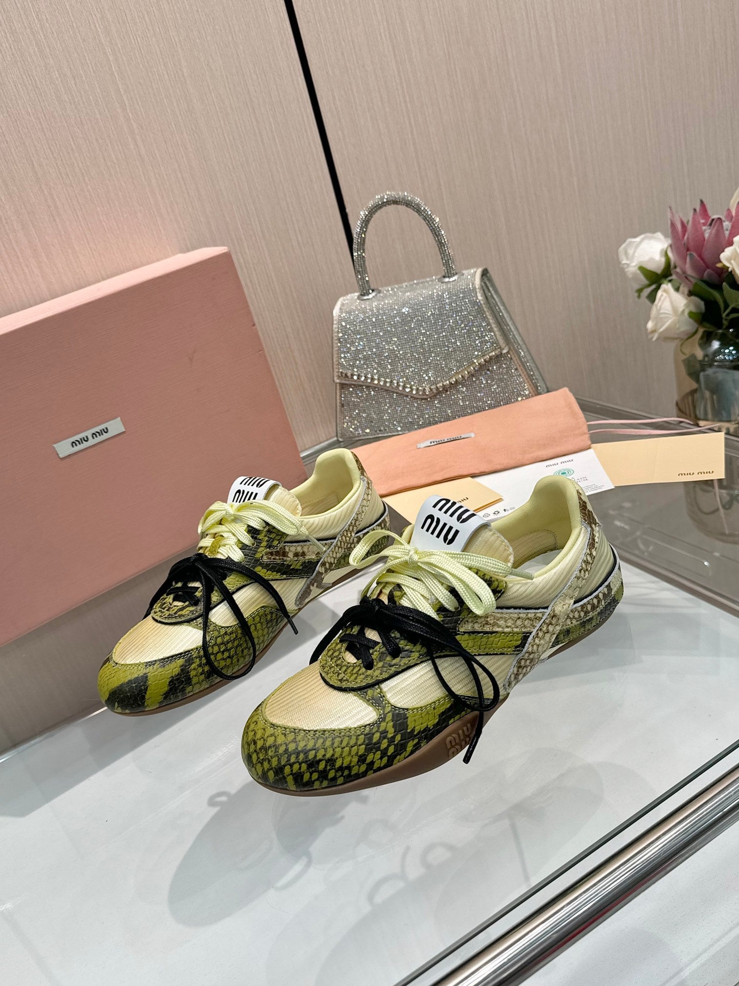 Z2Q105A246 Popular high-quality Shoes
