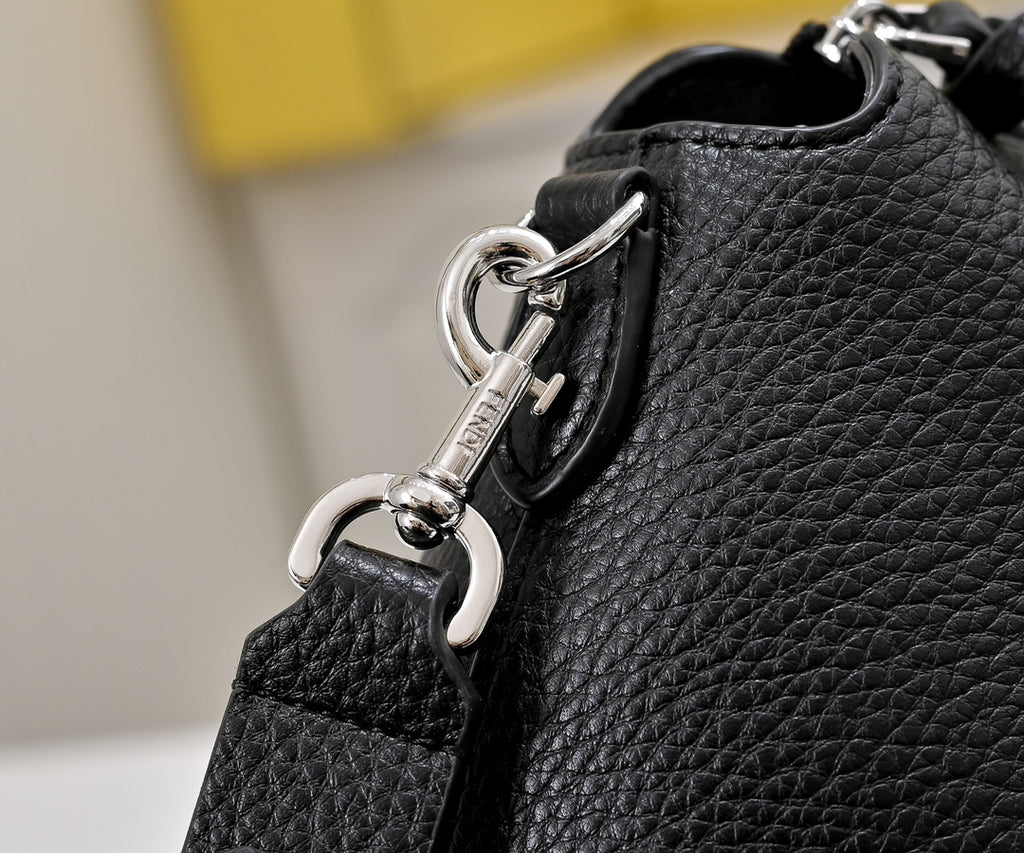 B1W35F109 Popular  leather bag