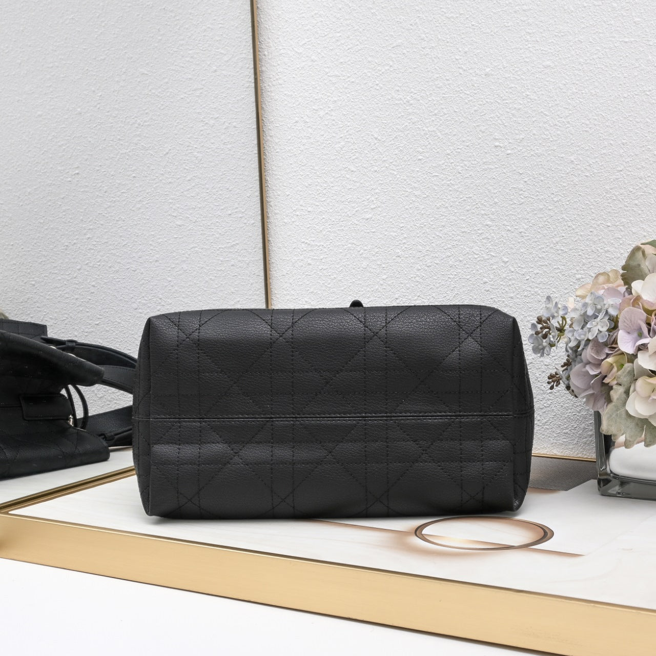 B1R76D42 Popular leather bag