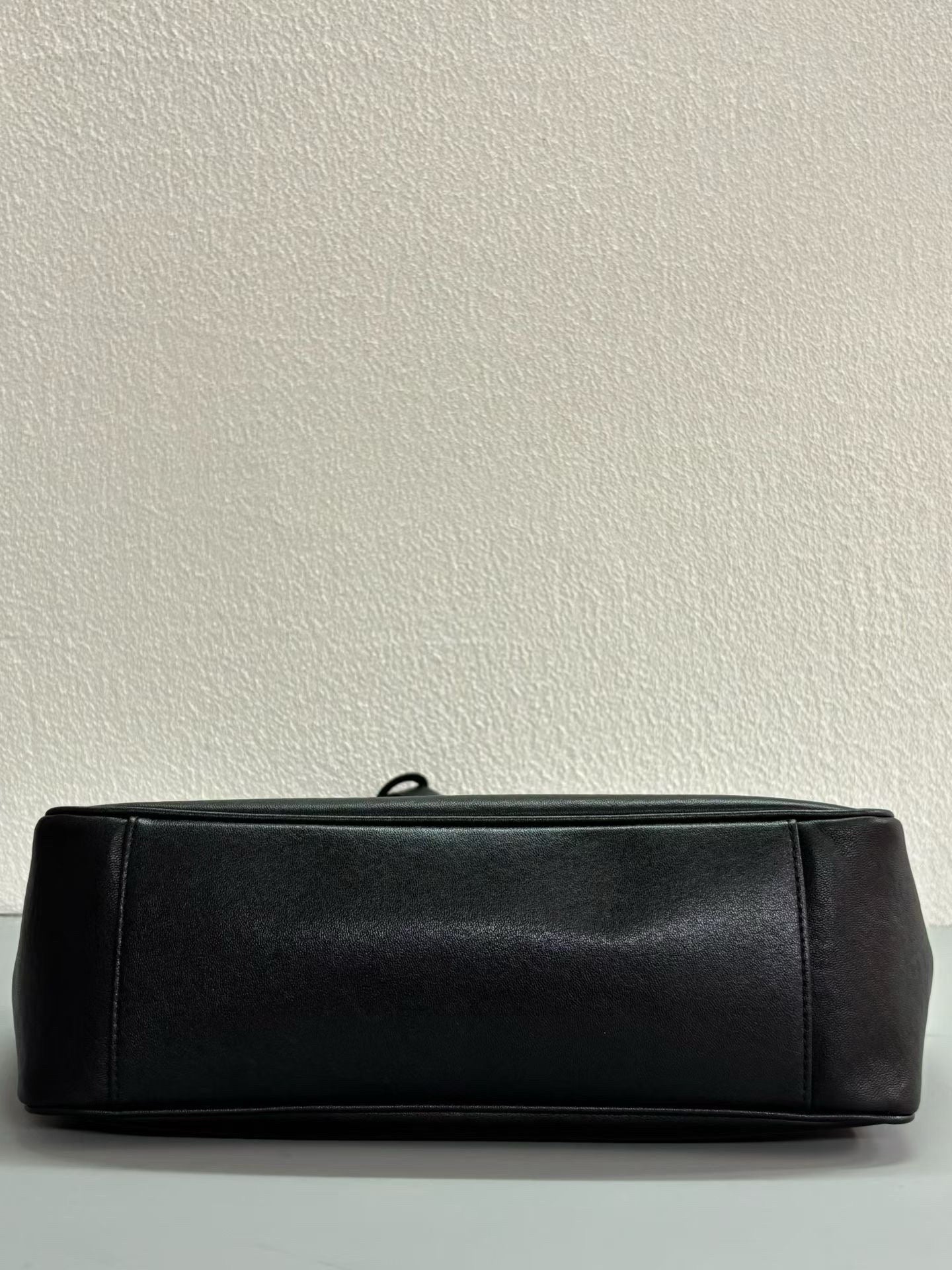 B1N36J11 Popular leather bag