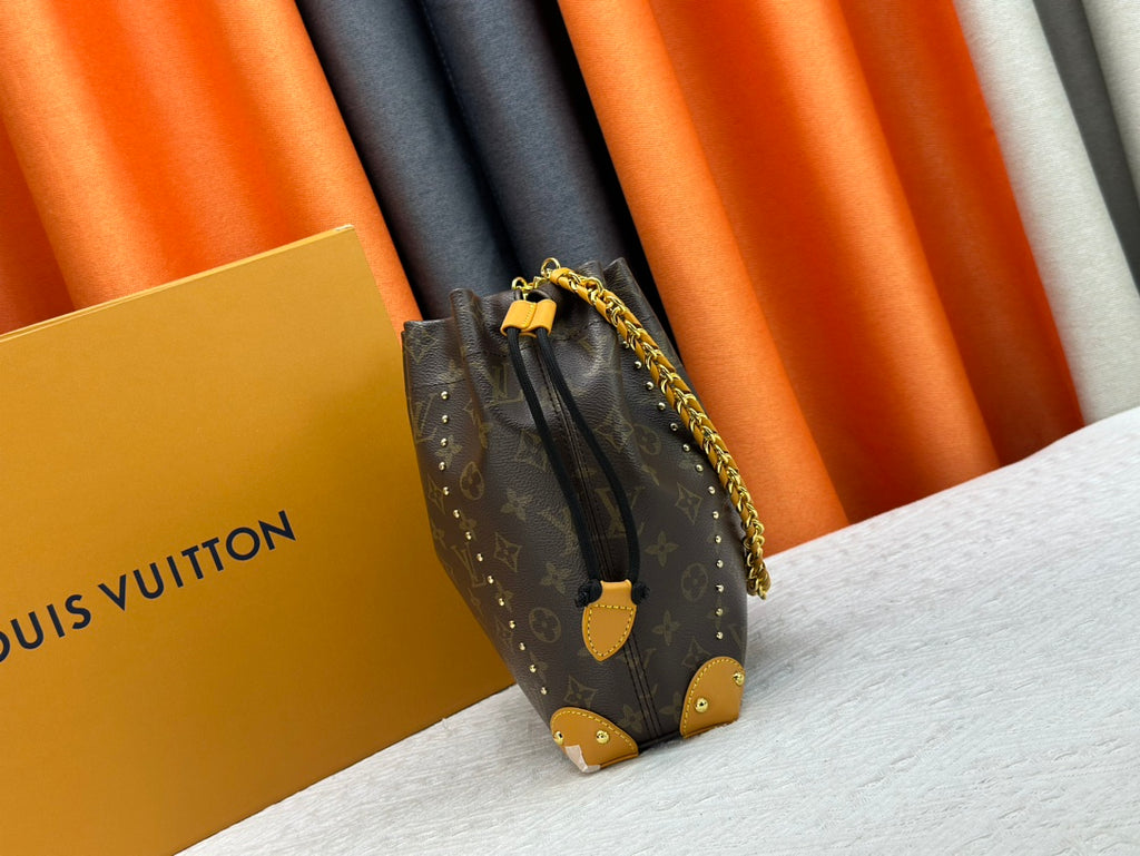 B1X104E56  Popular  leather bag