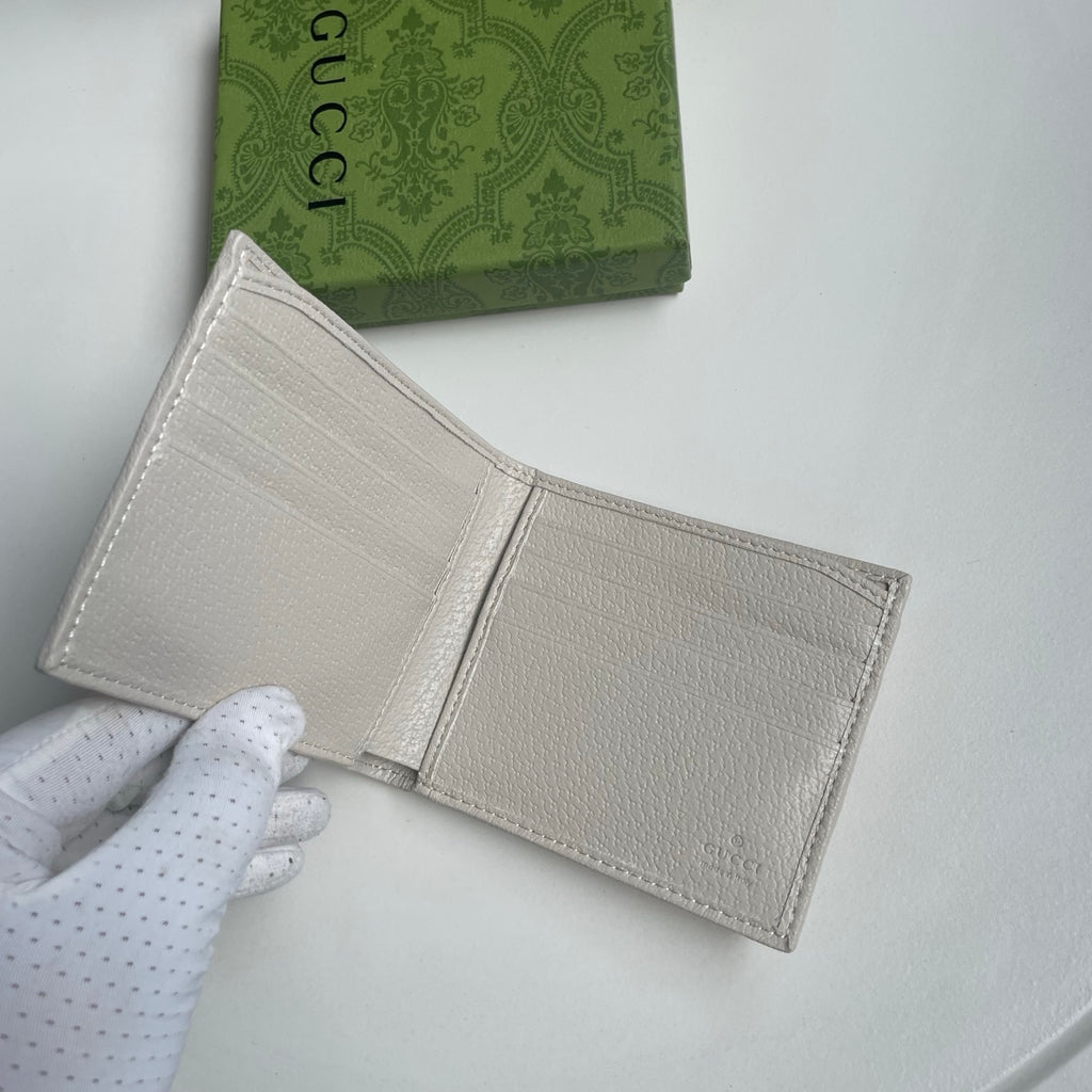 B1X46B8 Popular leather wallets ( with full packaging )