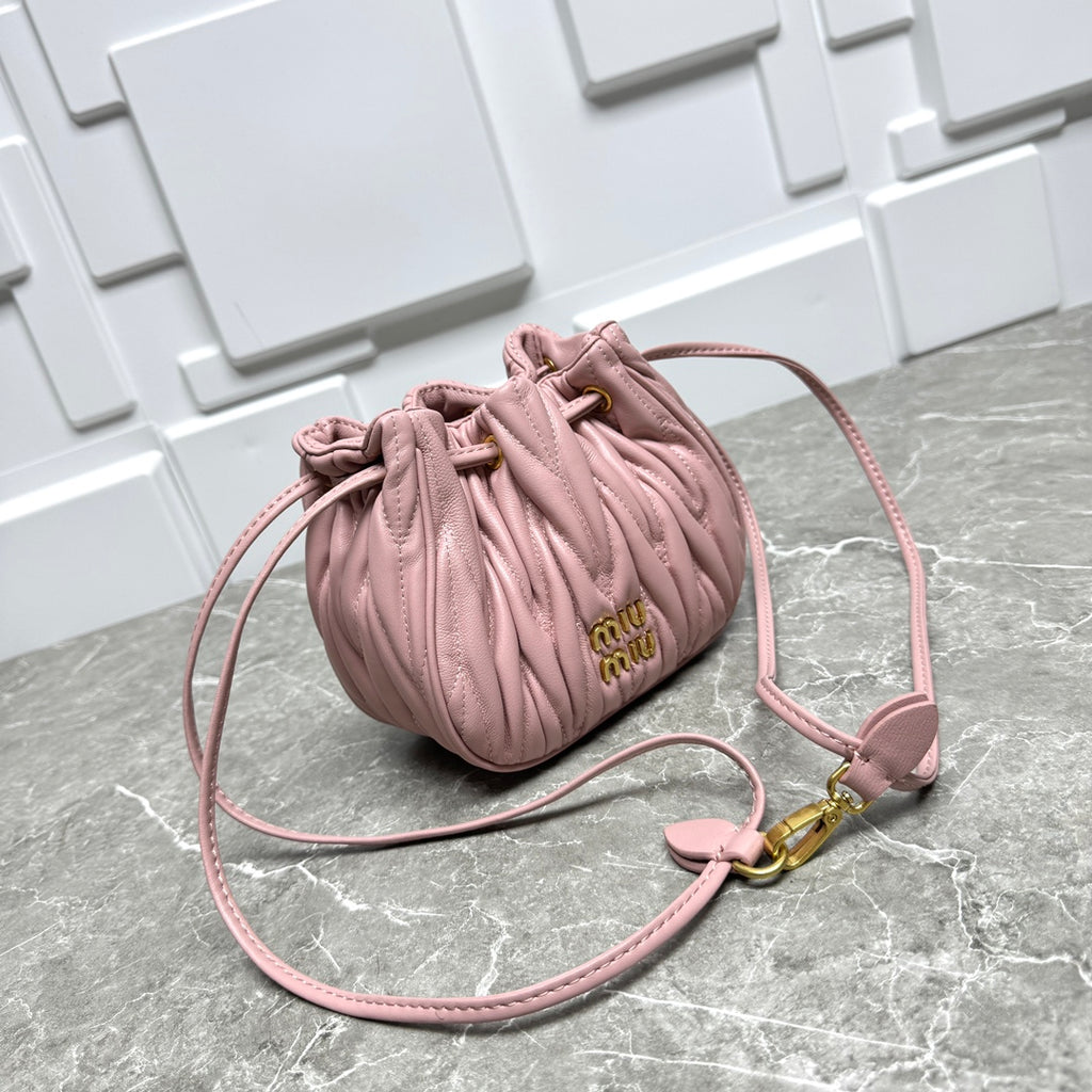 B1P36A81 Popular leather bag