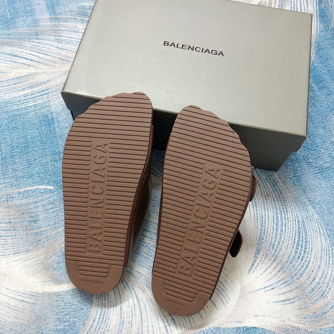 Z1Z54J193 Popular Slippers
