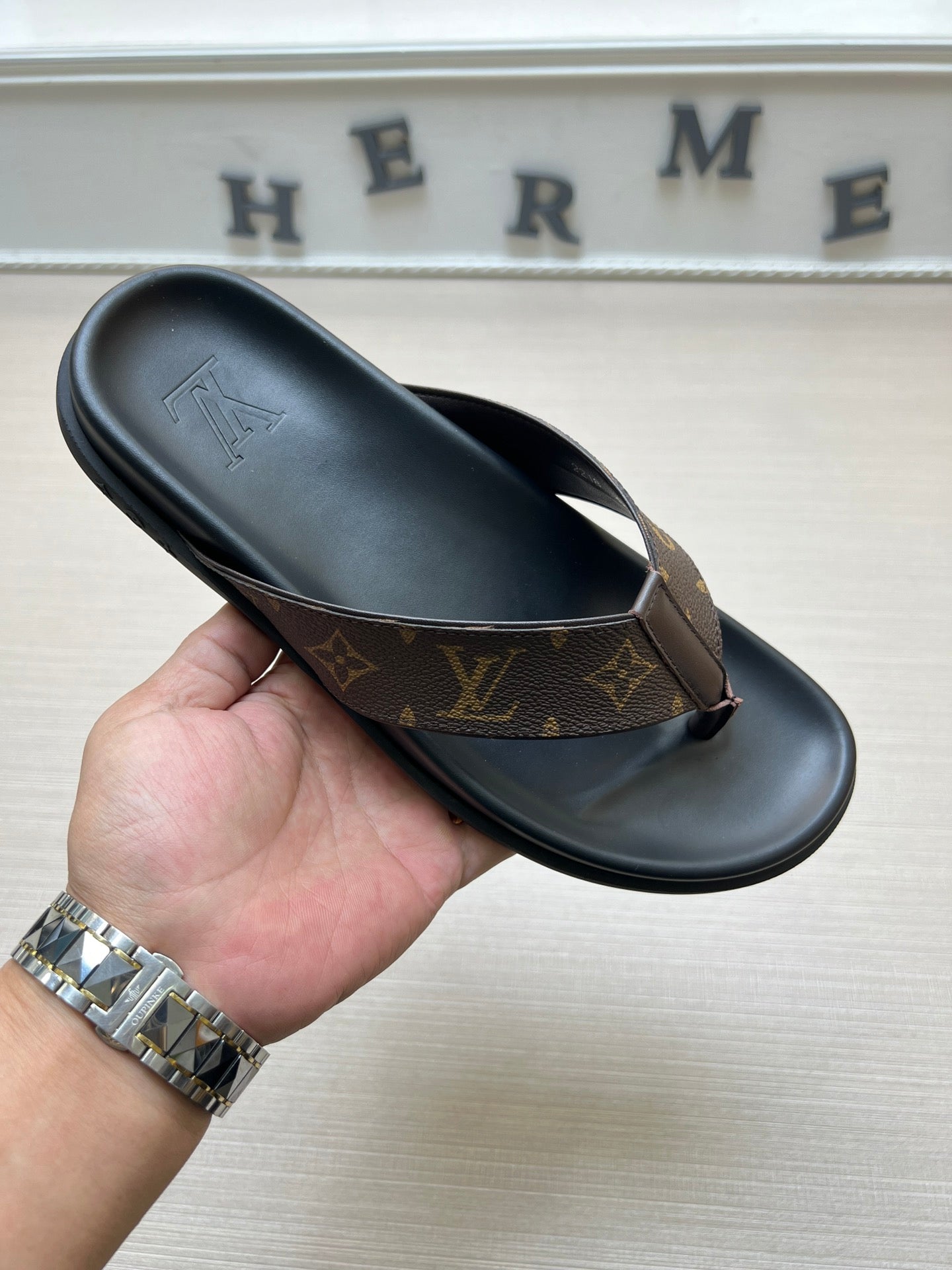 Z5ZE57 Popular slippers