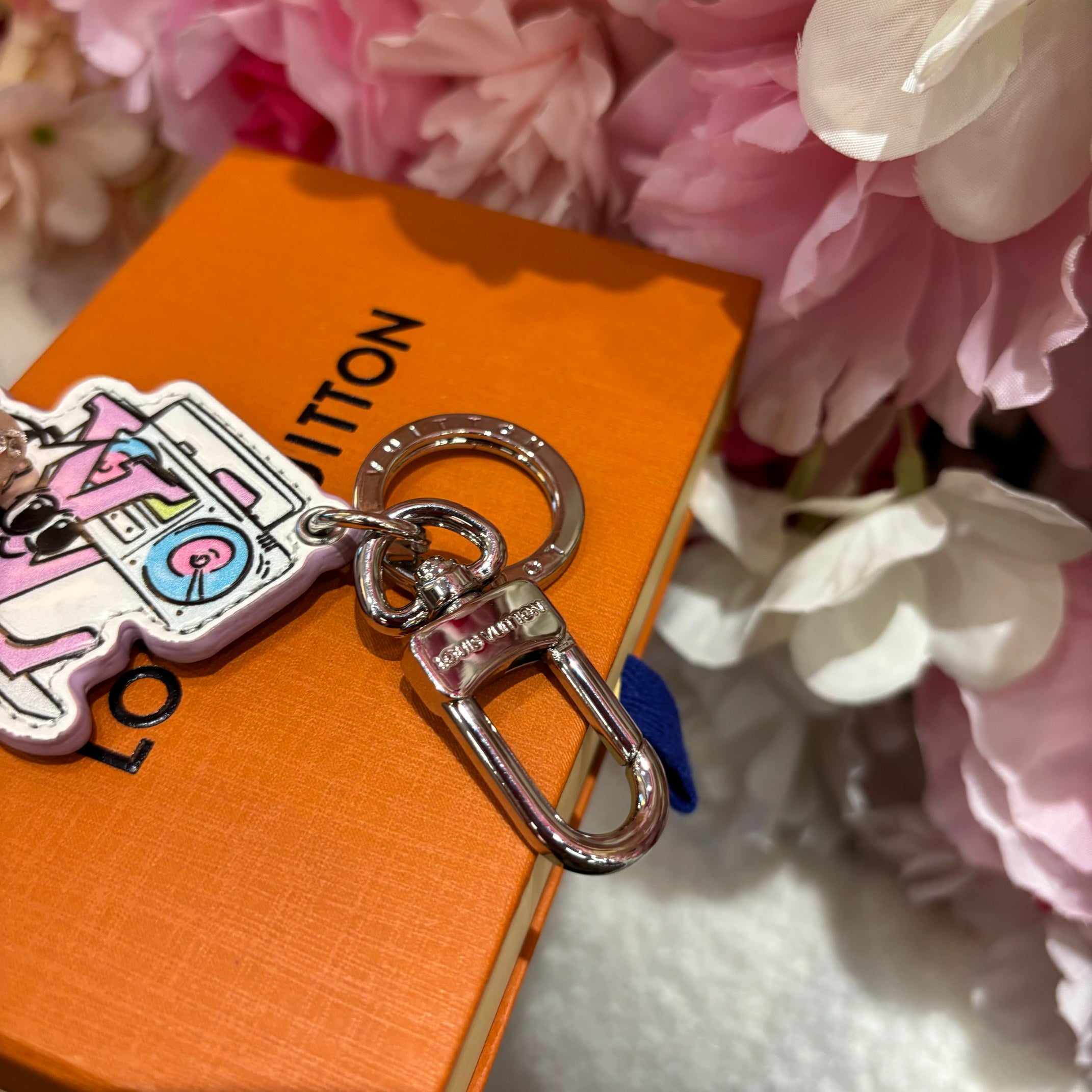 A1Z105E99 Popular bag 's charms accessories